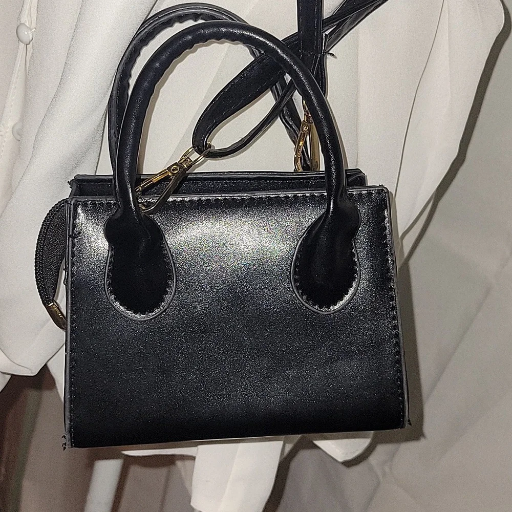Tiny black crossbody purse - Picture 3 of 8